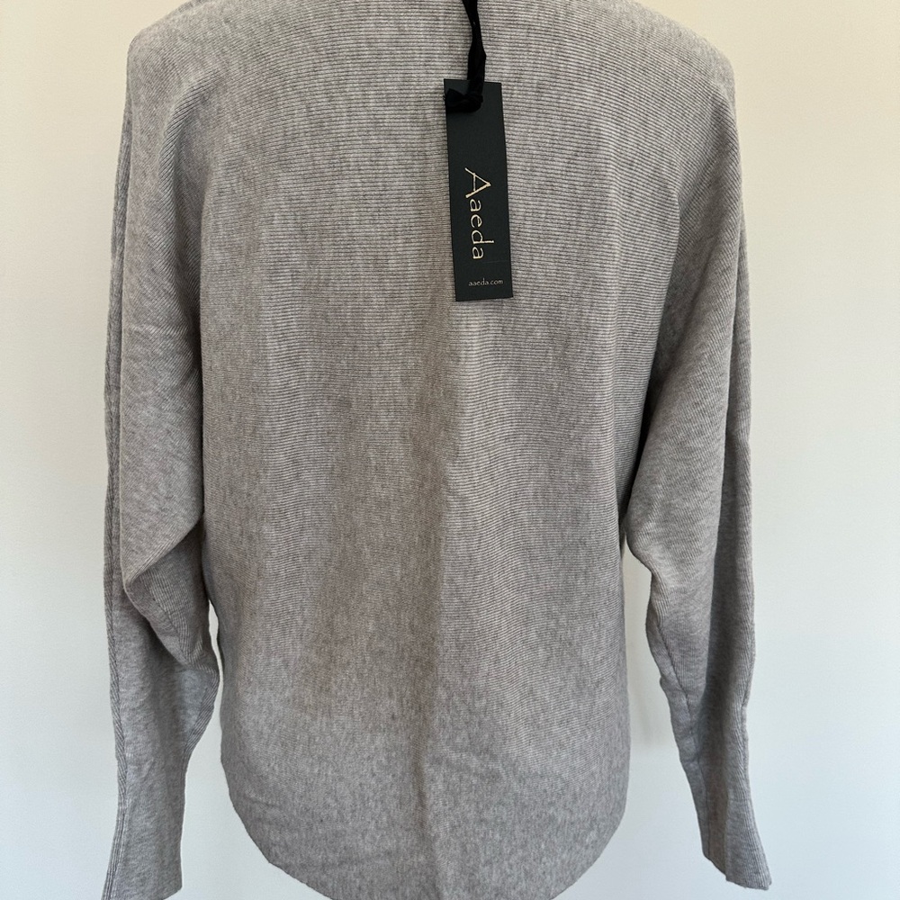 Floral Embroidered Gray Sweater - Picture 3 of 6